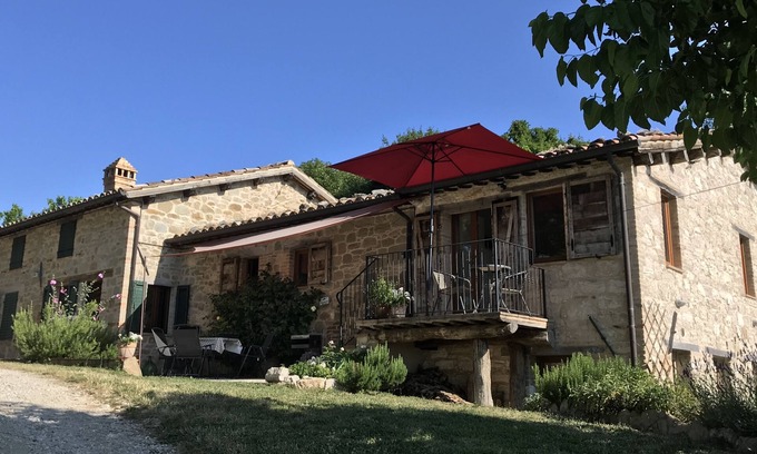 Comunanza Maison | Leonardo'sRestored farmhouse with spectacular views of Sibillini Mountains