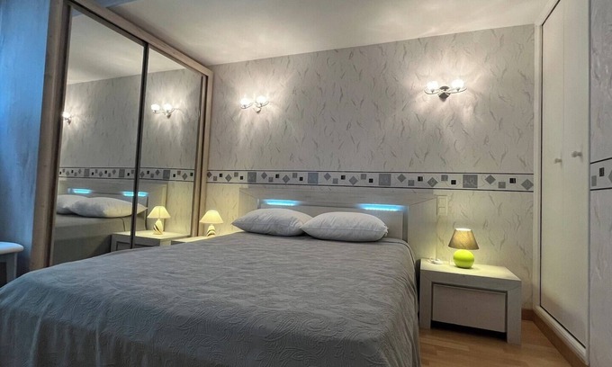 Aurillac Appartement | Les alouettes, ground floor, terrace, garden, 1bed, 4pers
