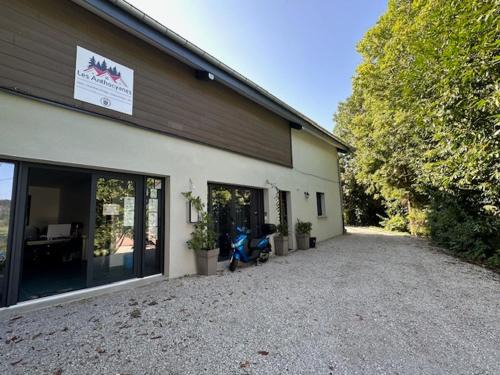 Chaux-Champagny Appartement | LES ANTHOCYANES