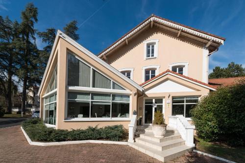 Aurec-sur-Loire Hôtel | Les Cèdres Bleus