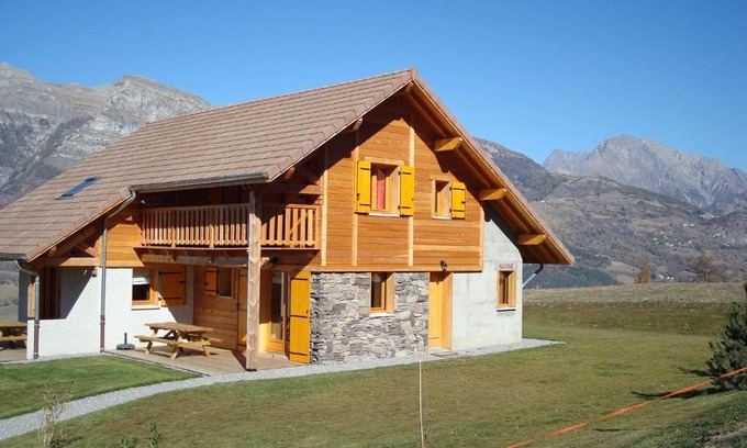Saint-Leger-les-Melezes Chalet De Ski | Les Chalets du Choumeau