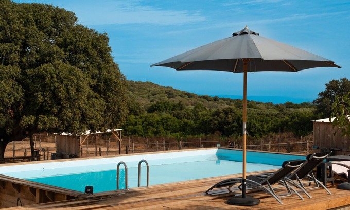 Occhiatana Chalet De Ski | 'Les Chalets De Tesa' with mountain view, Wi-Fi and air conditioning