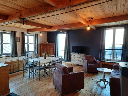 Les Ternes Appartement | les chambres de la cour (gite)