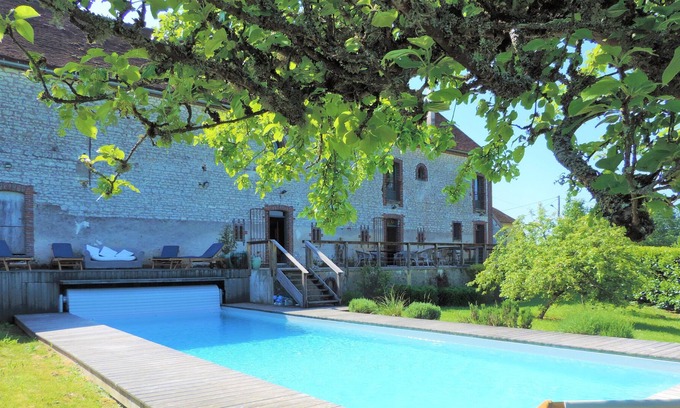 Saint-Aubin-Chateau-Neuf Maison | Les Champs Blancs (The White Fields)
