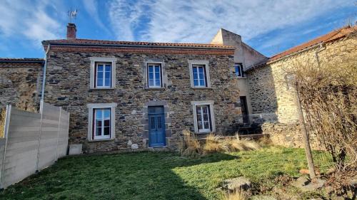 Blesle Maison | Les Chardonnerets - Jardin - Campagne