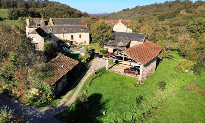 Sanvensa Maison | Les combes de Testas 24 personnes, piscine chauffée, Gorges de l'Aveyron
