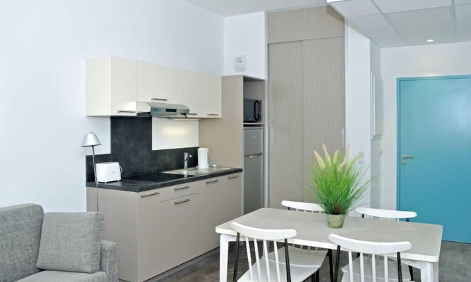 Jonzac Appartement | Appartement Les Coteaux de Jonzac (JZC401) à Jonzac - 4 personnes, 1 chambres