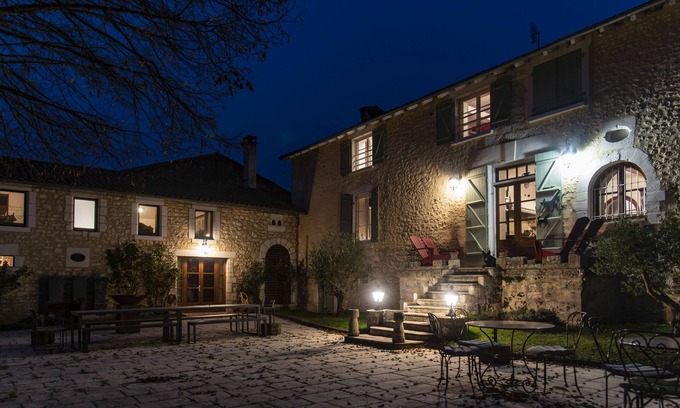 Mareuil en Perigord Lit Et Petit-Déjeuner | Les Deux Abbesses en Vert