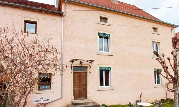 Anchenoncourt-et-Chazel Maison | Les deux Licornes