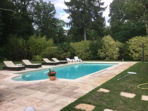 Lamorlaye Lit Et Petit-Déjeuner | Les Enclos Bed and Breakfast à 4 mn de Chantilly