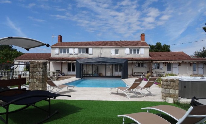 Saint-Cyr-en-Talmondais Maison | les gîtes de La Cossais