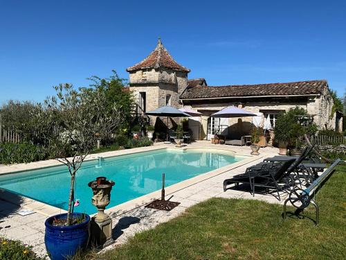 Caylus Maison | Les Gîtes Pérard