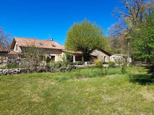 Negrondes Maison | Les Gites des Guézoux