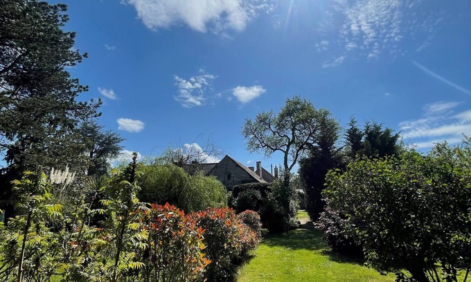Monteaux Maison | Les Hortensias, gîte de caractère 3 étoiles, piscine chauffée, wifi, jeux...