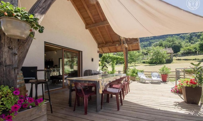 Saint-Pierre-de-Curtille Lit Et Petit-Déjeuner | Les inseparables
