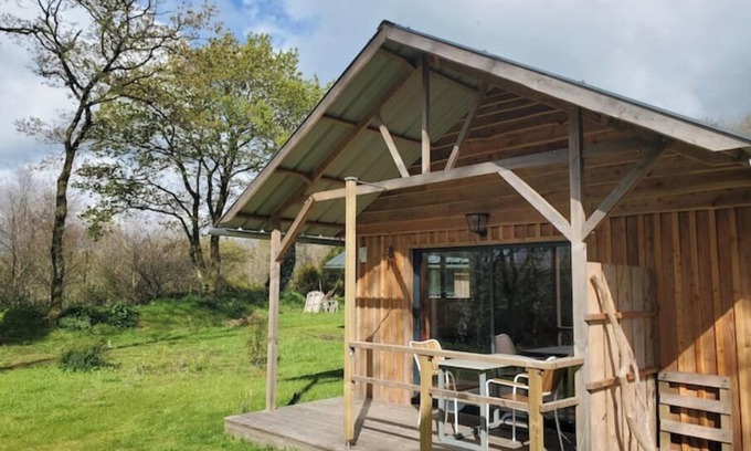 Rostrenen Cabine | KaBanes en Kreiz Breizh Merle Moqueur, confortable, chaleureuse, toutes saisons