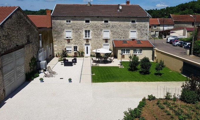 Chamouilley Maison | Les Lilas Roses