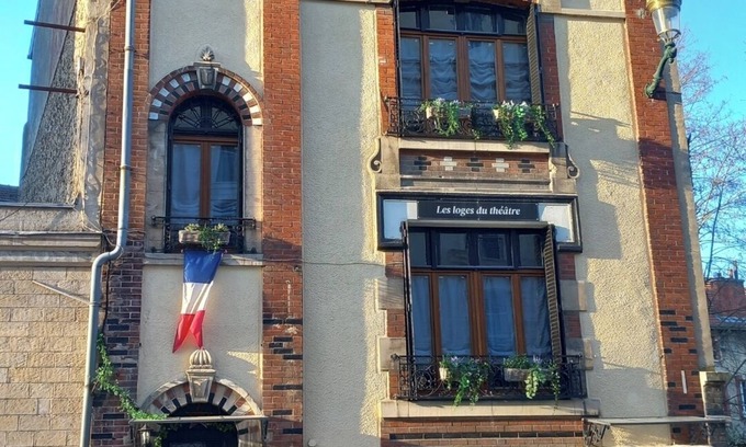 Epernay Maison | LES LOGES DU THEATRE Complimentary Champagne tasting JACUZZI SAUNA GAME BIKES