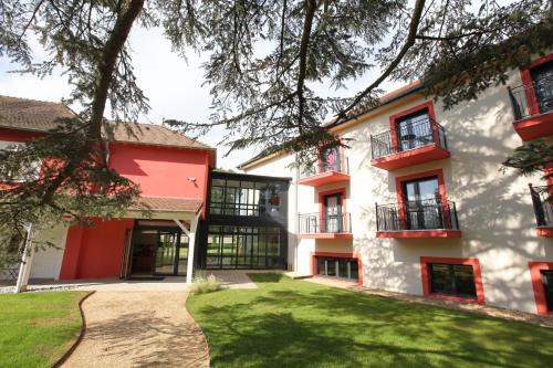 Lancie Hôtel | Les Maritonnes Parc & Vignoble