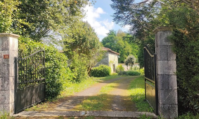 Villiers-le-Roux Maison | Les Murmures de Charente, un havre de paix, chaleureux et ressourçant.