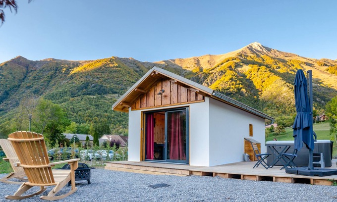 Aspres-les-Corps Chalet De Ski | Les Petits Ecrins avec spas privatifs