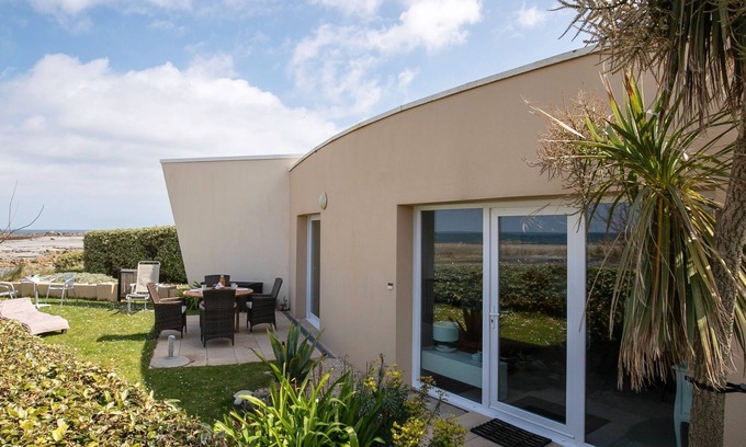 Cleder Appartement | Les Pieds dans l'eau by Interhome