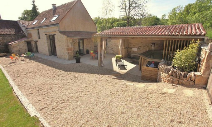 Varaire Maison | Les Pierres du Quercy : 6 places et piscine chauffée