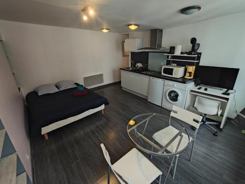 Besancon Old Town Appartement | Les Ronchaux Studio Hyper Centre WiFi