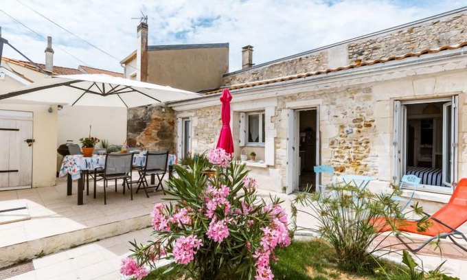 Arvert Maison | Les Rosiers by Interhome
