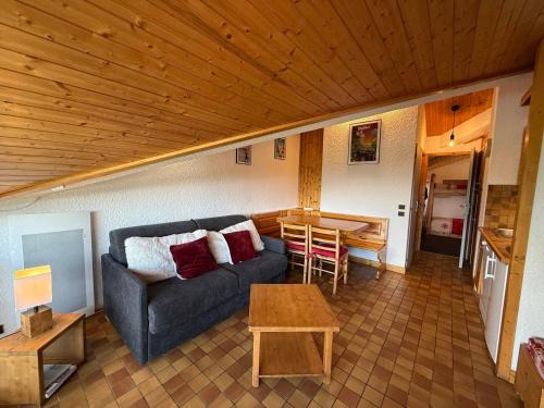 Les Saisies Appartement | Les Saisies - Grand Studio Cabine 4 pers avec balcon sud - FR-1-293-117