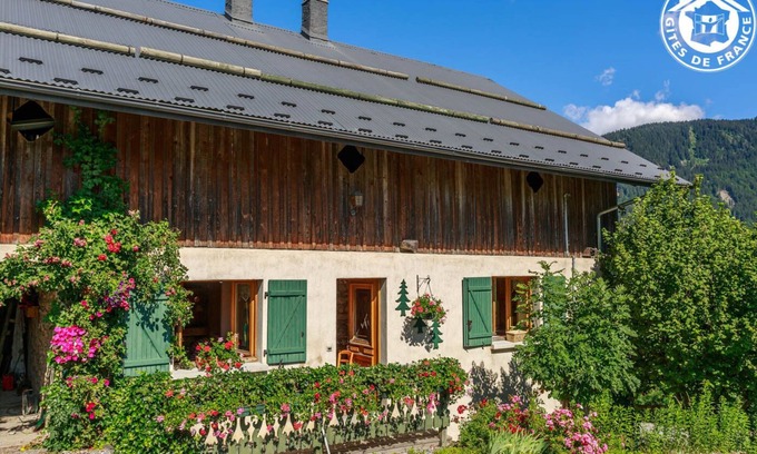 Le Cornix Maison | LES SAPINS - UGINE - Gîte