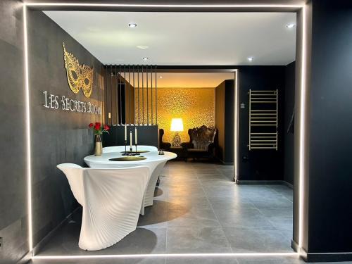 Bonneville Appartement | LES SECRETS ROOMS - BONNEVILLE - LOVE ROOM 130m2 - SPA PRIVATIF