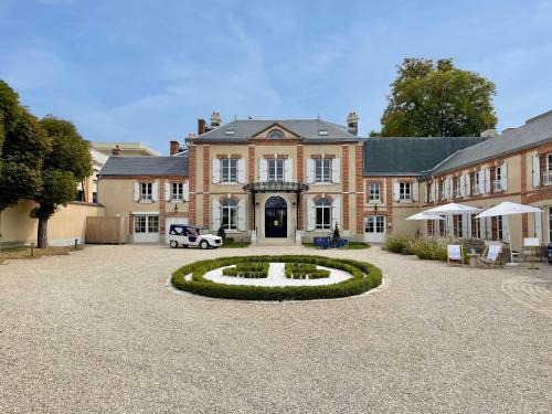 Epernay Lit Et Petit-Déjeuner | Les Suites BB, Champagne Besserat de Bellefon