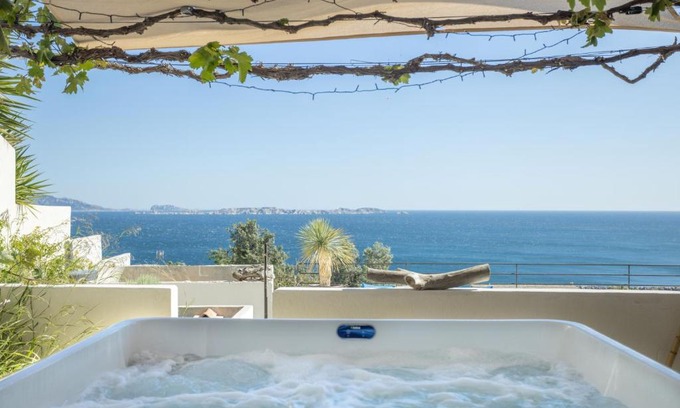 L'Estaque Maison | LES SUITES LOVE 3 SPA VUE MER PISCINe