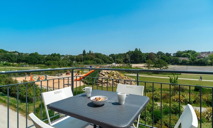 Concarneau Appartement | Les Thermes 511 - Appt proche plage avec piscine partagée