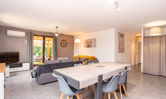 Bruguieres Maison | GITE LES TOURNESOLS 31150 Maison Jardin, parking , climatisée, Netflix
