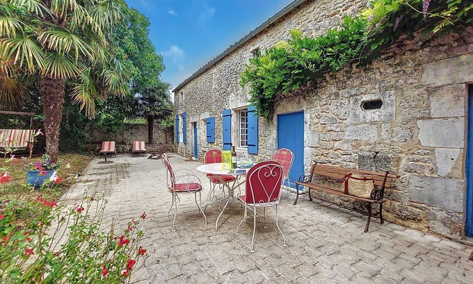 Sainte Gemme Maison | Petichaud by Interhome