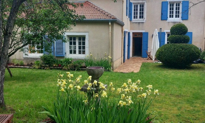 Gondrecourt-le-Chateau Maison | LES VOLETS BLEUS MAISON DE CAMPAGNE CHALEUREUSE