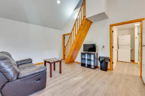 Stockdale Maison | Less Than 1 Mi to Main St Quiet Home with Yard in Stockdale