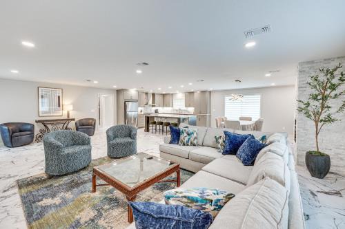 Magnolia Maison | Less Than 1 Mi to SAU Newly Renovated Home with Yard!