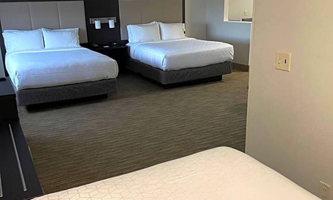 Las Vegas Appartement | Less than a minutes’ drive from Interstate 25, this Las Vegas .