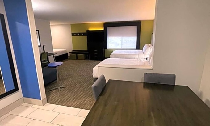 Las Vegas Appartement | Less than a minutes’ drive from Interstate 25, this Las Vegas .