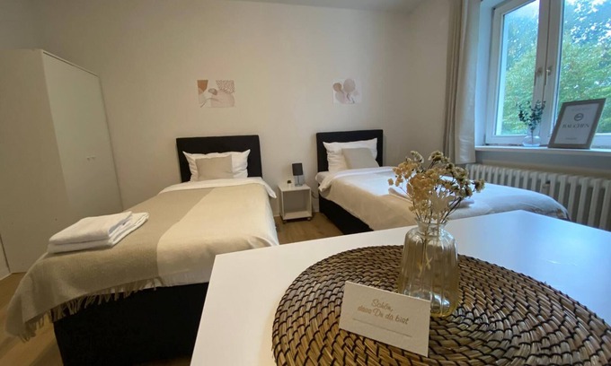 Neumuenster Maison | Lessingstraße 13 - 3 bedrooms with balcony