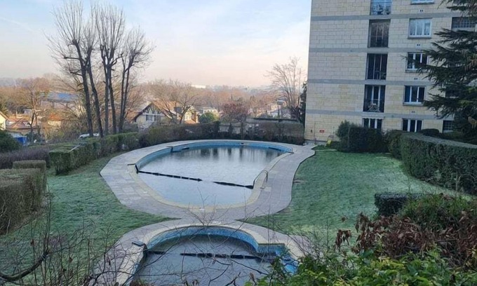 Bougival Appartement | Let's take a walk in the woods