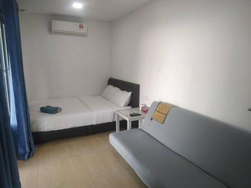 Alor Gajah Chalet De Ski | LeThuHouse