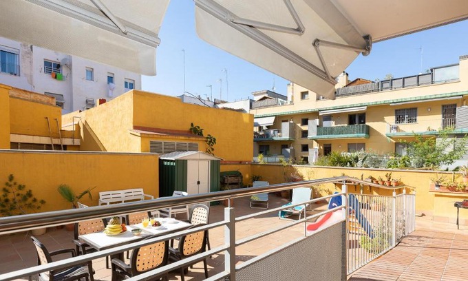 Navas Appartement | Lets Holidays Terrace Barcelona