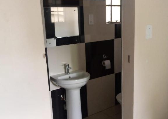 Mahikeng Maison | Lewatle guest lodge