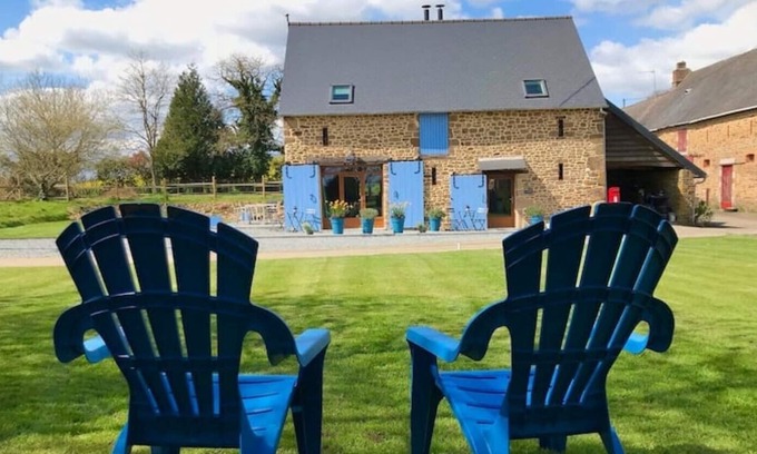 Saint-Aubin-Fosse-Louvain Maison | L’HIRONDELLE - Luxury Barn renovation on the Normandy/Loire border for couples