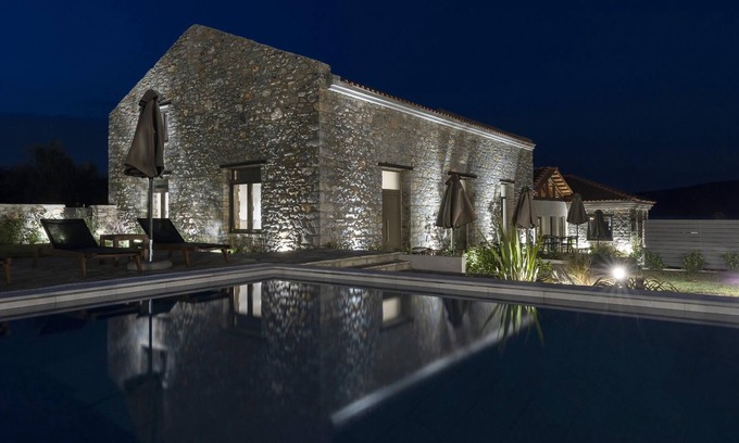 Sourpi Appartement | Lichnos Luxury Maisonette 3