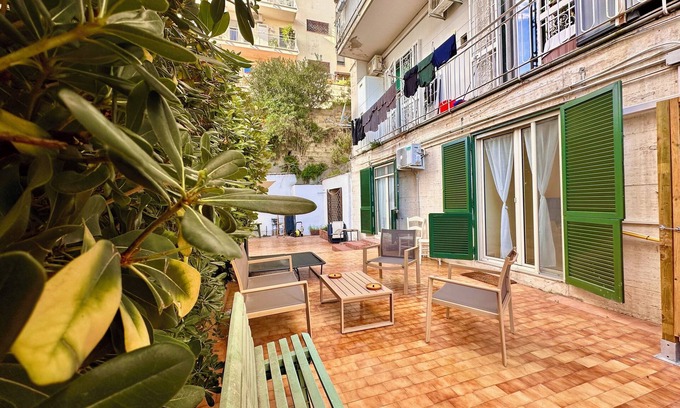 Mergellina Appartement | Life in Naples